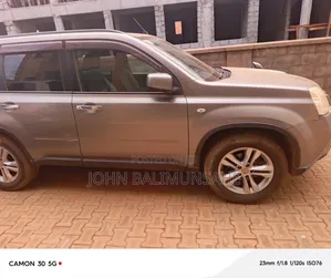 Nissan X-Trail 2011 Gray