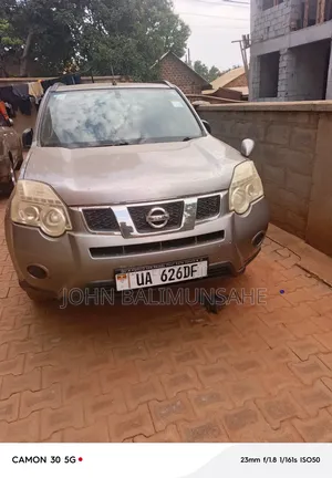 Nissan X-Trail 2011 Gray
