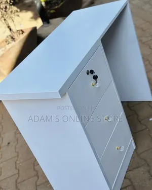 White Office Table Desk/Reading Table Desk in White Color