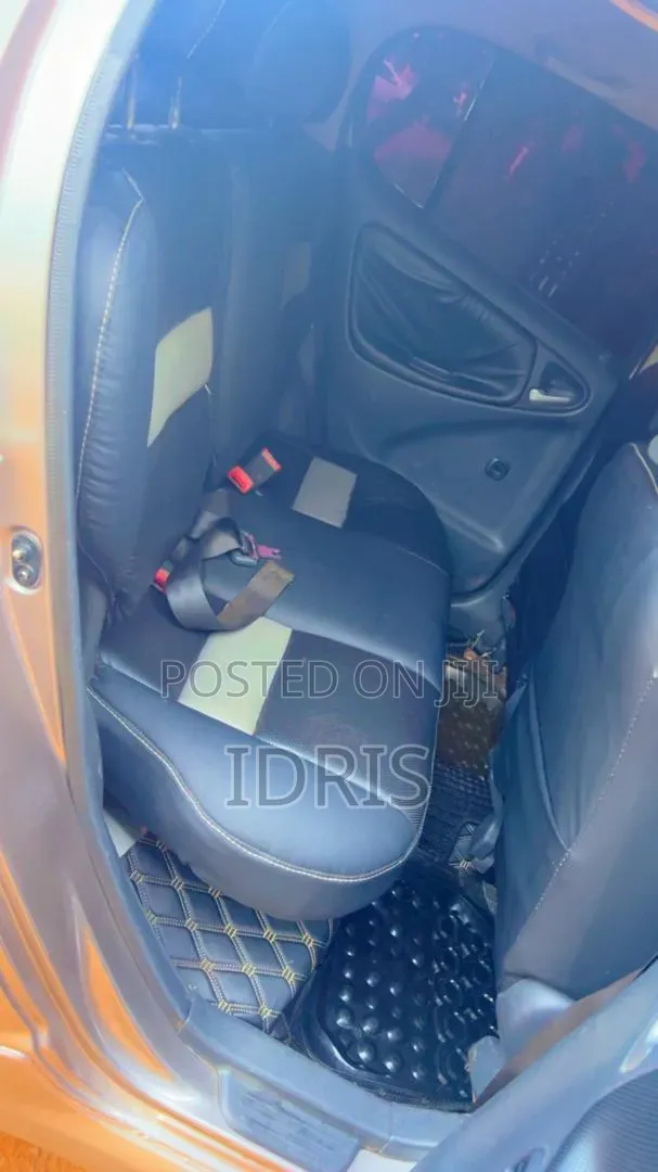 Toyota Vitz 2003 Silver