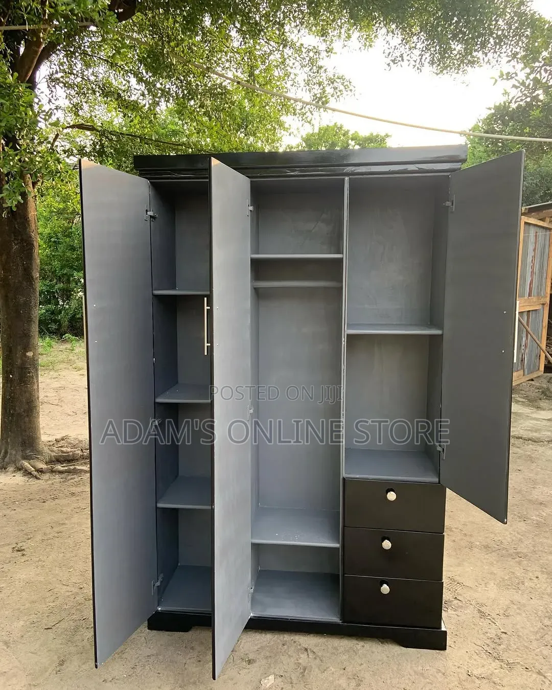 Wardrobe in Color Grey  4/6ft Height