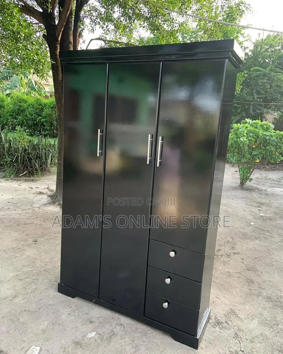 Wardrobe in Color Grey  4/6ft Height