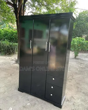 Wardrobe in Color Grey  4/6ft Height