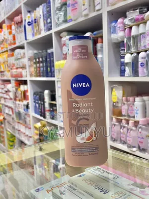 NIVEA Radiant & Beauty Even Glow Body Lotion.