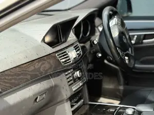 Mercedes-Benz E250 SV Premium 2014 Black