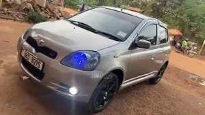 Toyota Vitz 2003 Silver