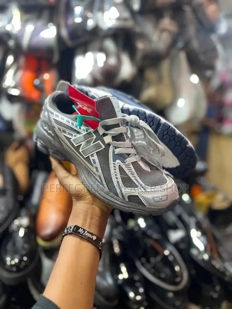 New Balance 1906r