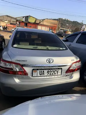 Toyota Premio 2013 Silver