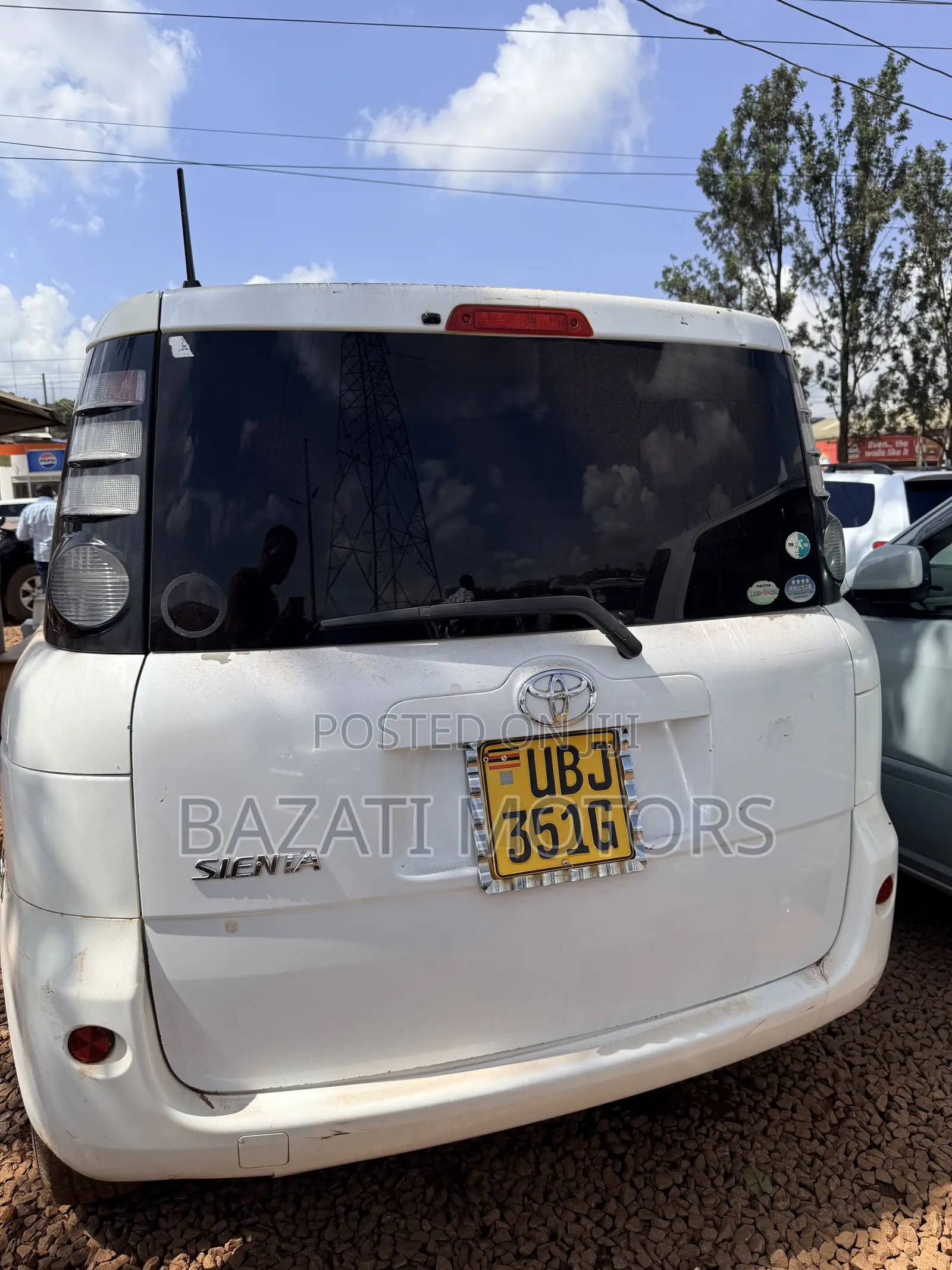 Toyota Sienta 2010 Gray