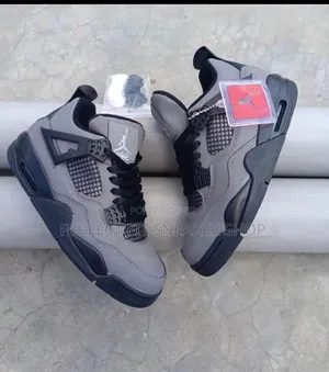 Jordan 4 Sneakers