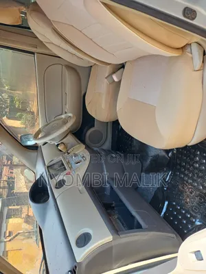 Toyota Sienta 2004 Silver
