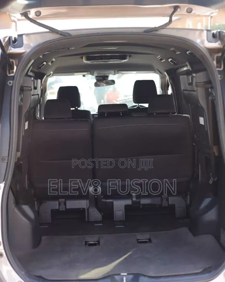 Toyota Noah 2015 Gray
