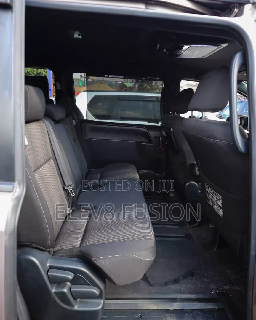 Toyota Noah 2015 Gray