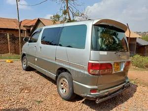 Toyota Regius 1998 Gold