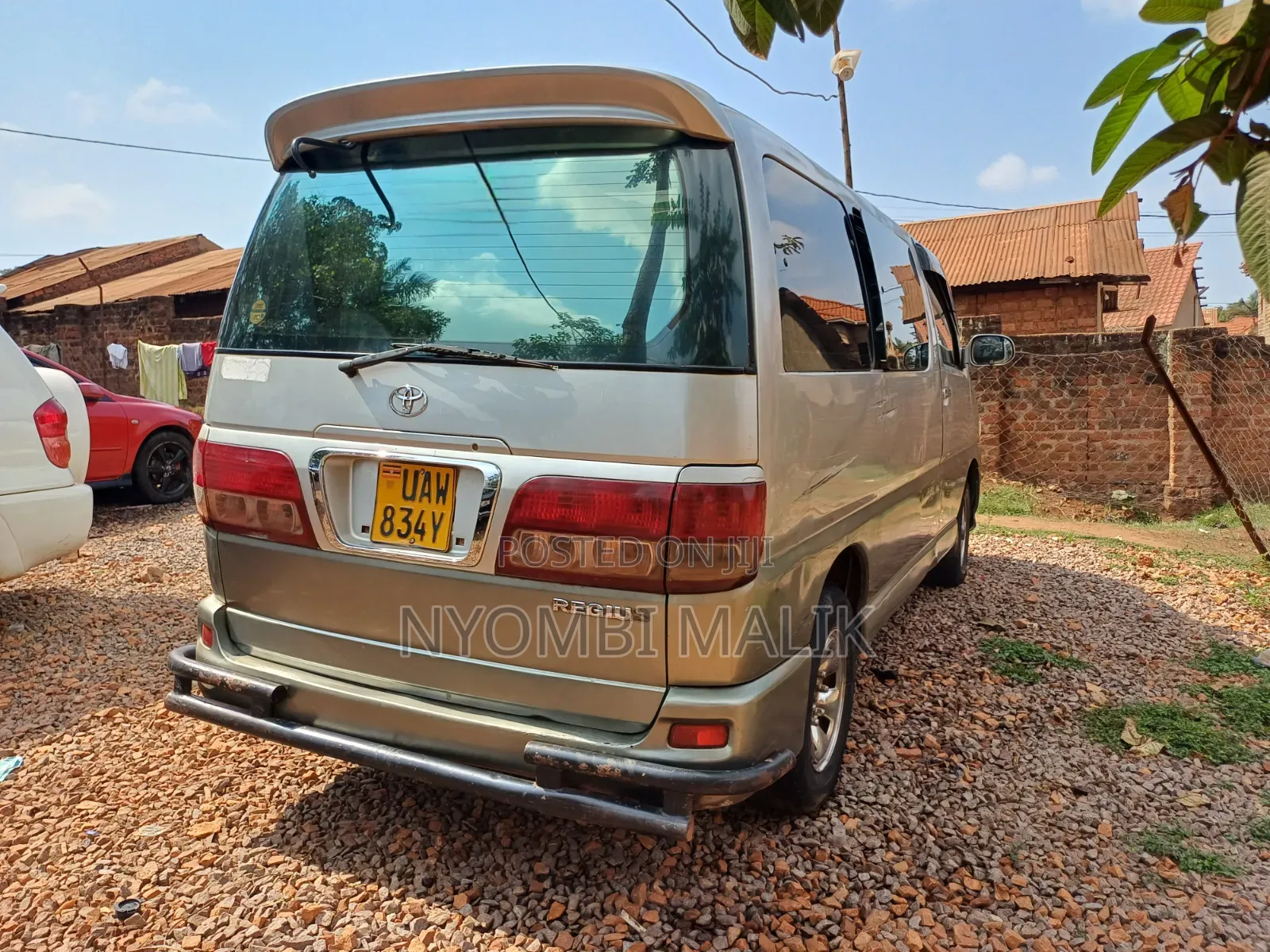 Toyota Regius 1998 Gold