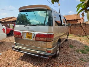 Toyota Regius 1998 Gold