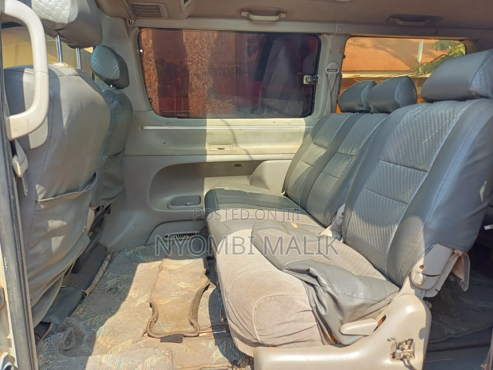 Toyota Regius 1998 Gold