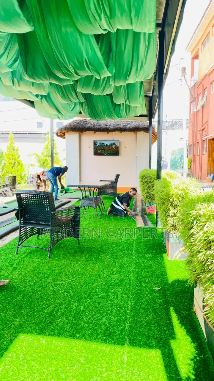 Waxmx Artificial Turf