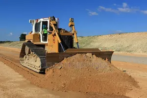 Bulldozer for Road Construction & Earthmoving