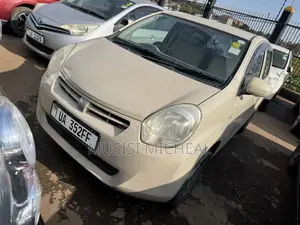 Toyota Passo 1.0 FWD 2012 Silver