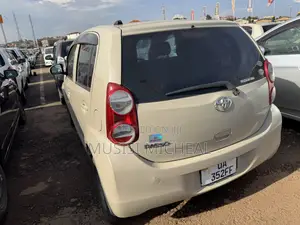 Toyota Passo 1.0 FWD 2012 Silver