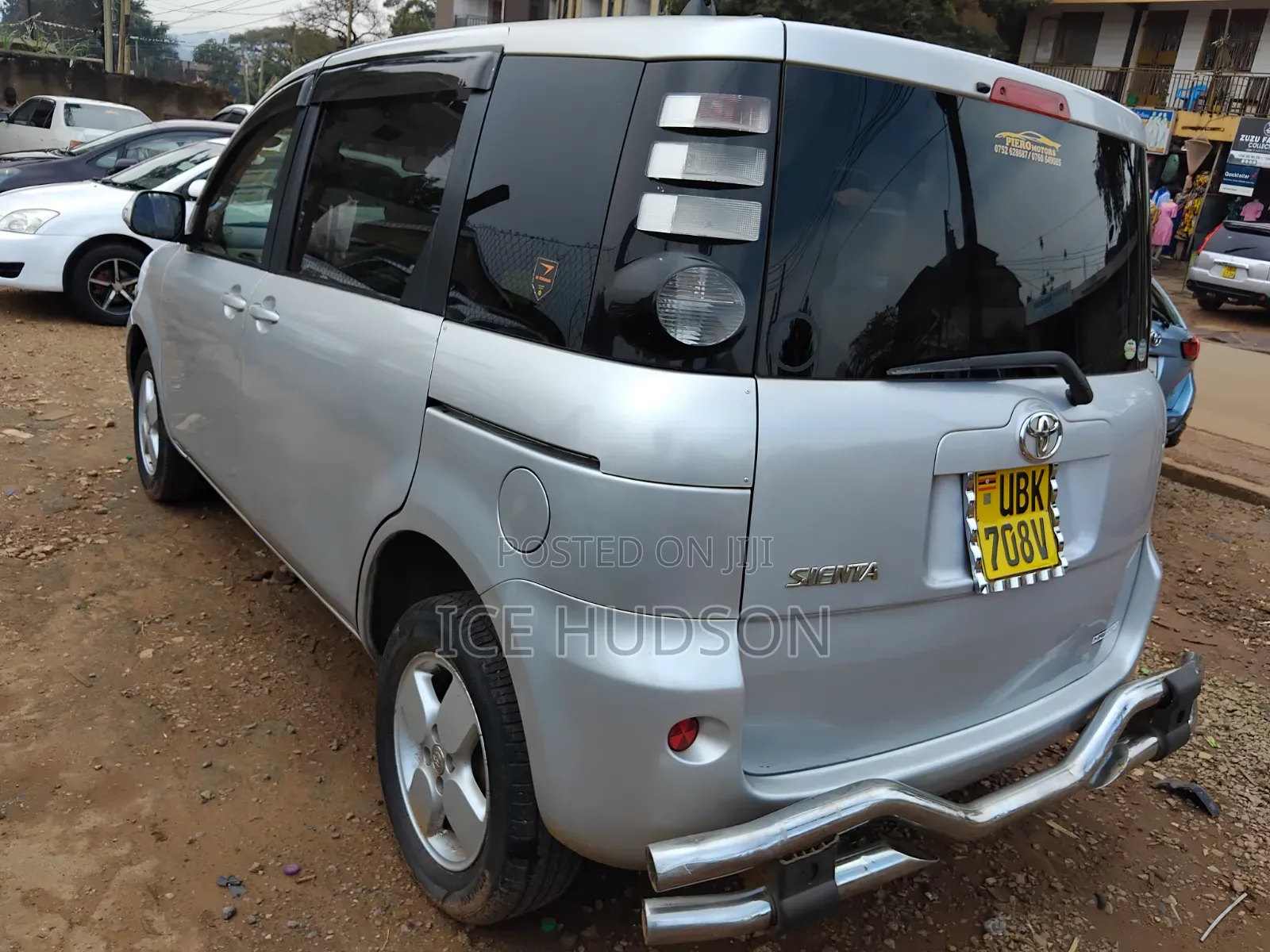 Toyota Sienta 2012 Silver