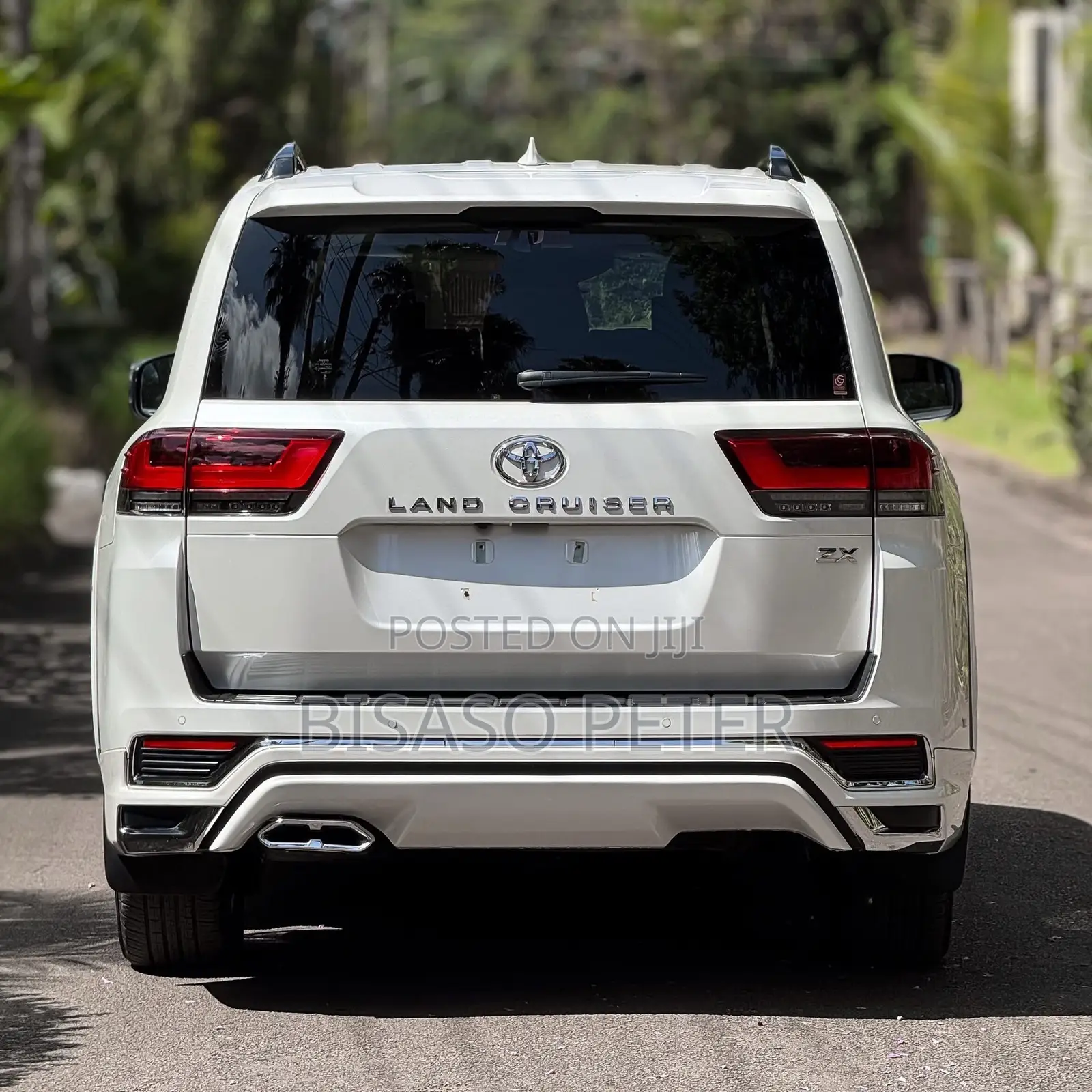 Toyota Land Cruiser LC300 2025 White