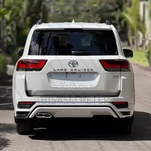 Toyota Land Cruiser LC300 2025 White