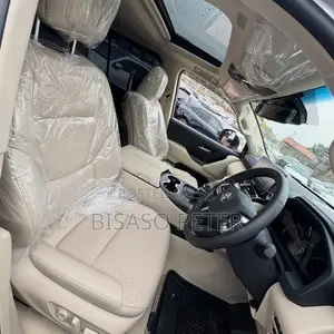 Toyota Land Cruiser LC300 2025 White