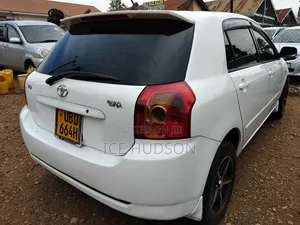 Toyota Corolla RunX 2006 White