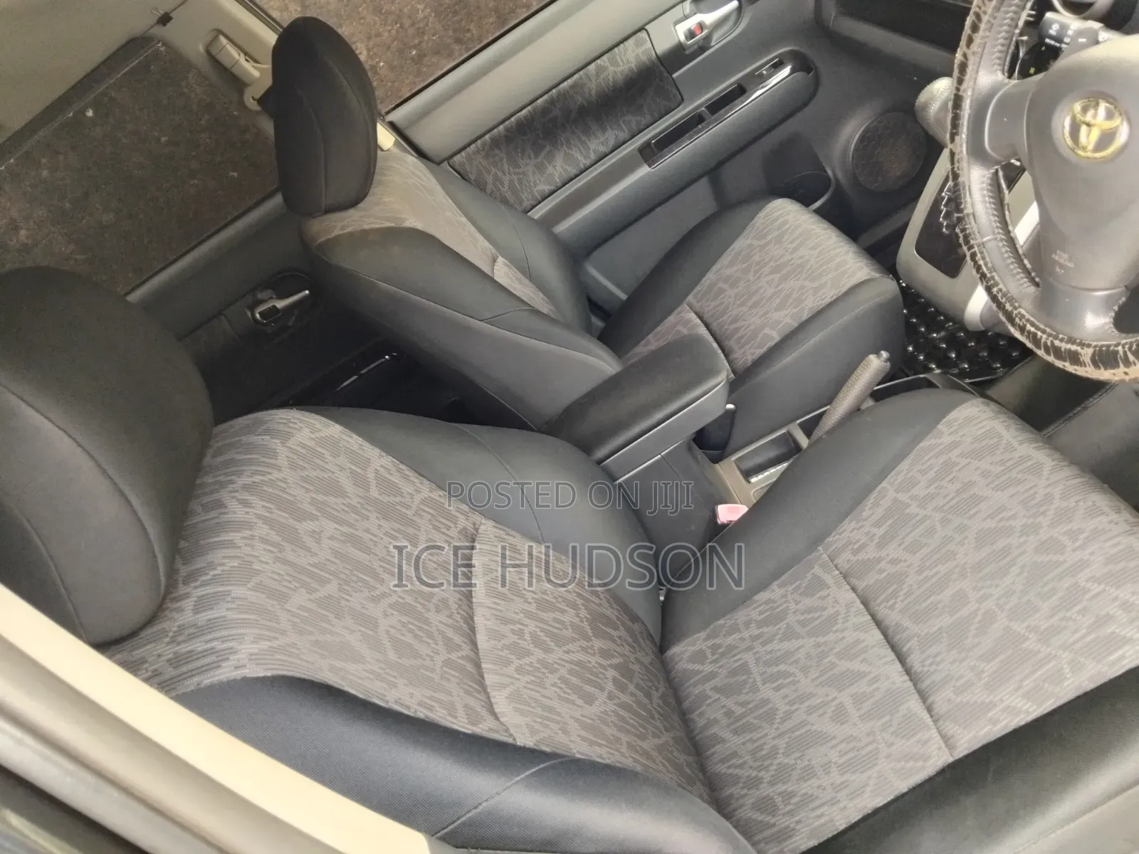 Toyota Corolla Rumion 2012 Black