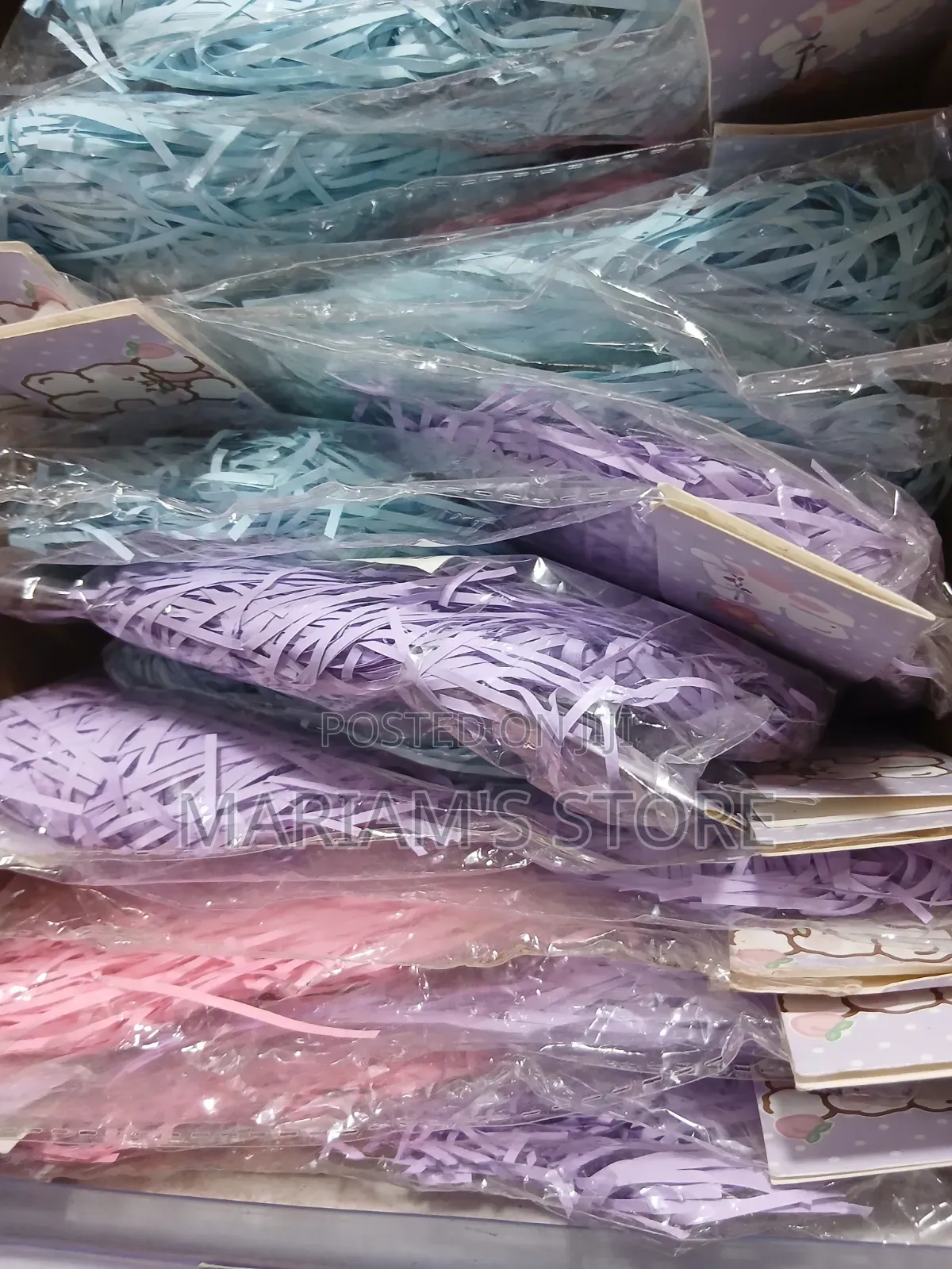 Crinkle-Cut Shredded Paper Filler Used for Gift Boxes, Hampers