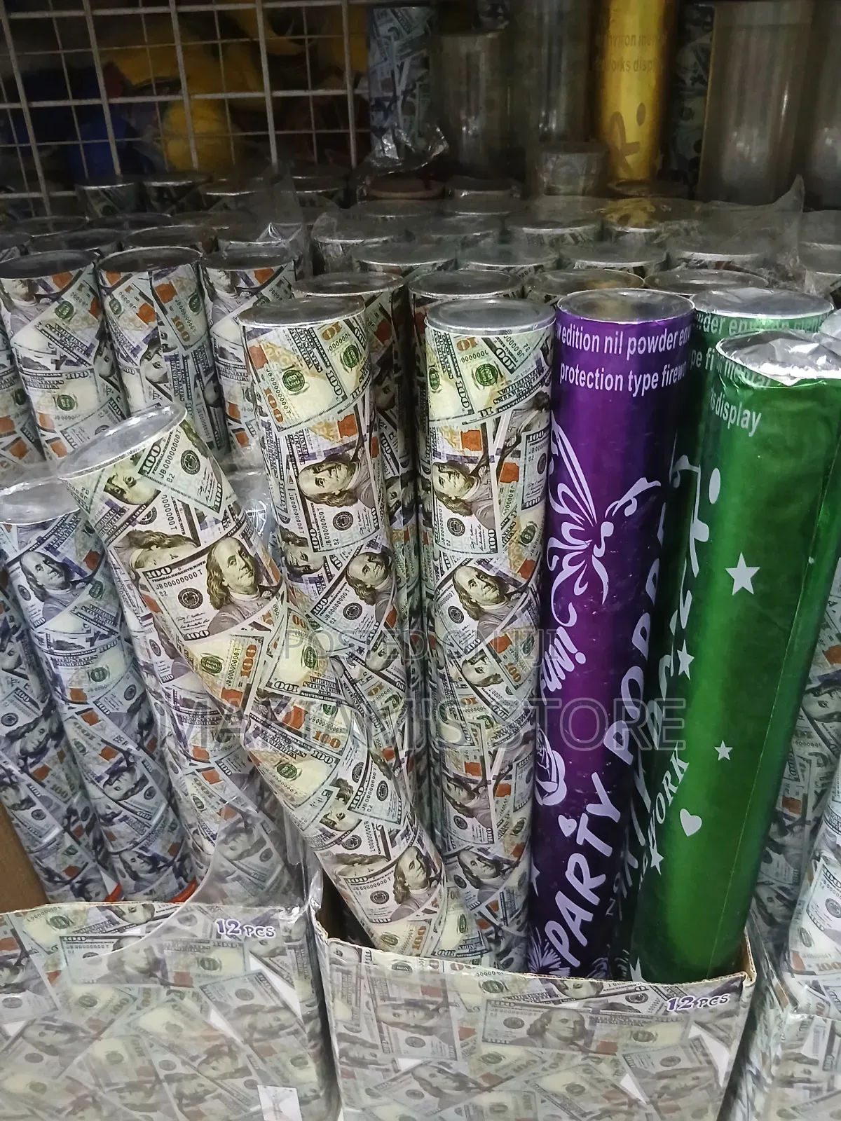 Dollar-Bill-Themed Party Poppers