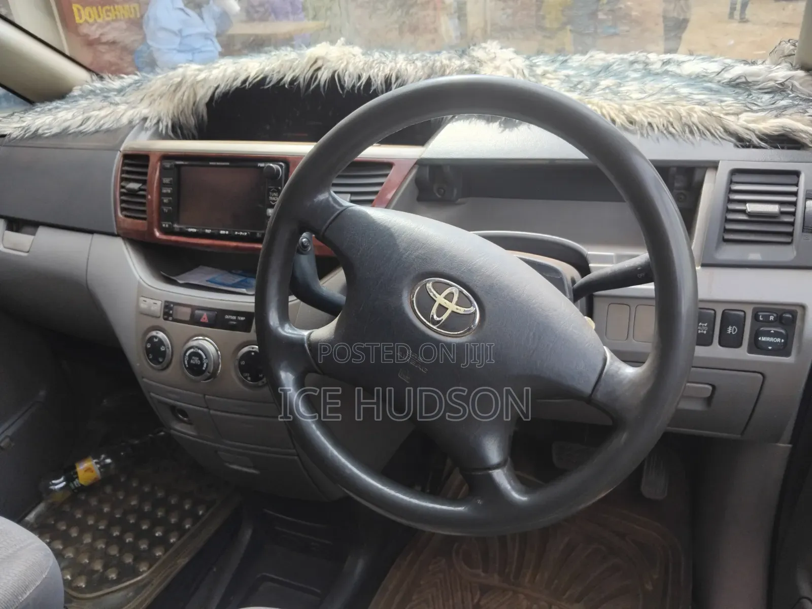 Toyota Noah 2004 Silver