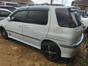 Toyota Raum 2002 White