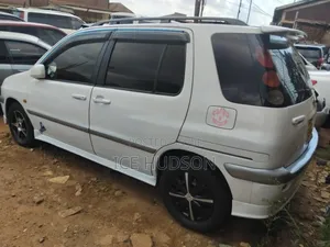 Toyota Raum 2002 White