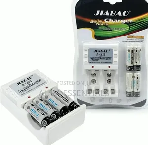 AA/AAA Battery Charger + Set of Batteries - 4 Pieces