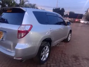 Toyota Vanguard 2009 Silver