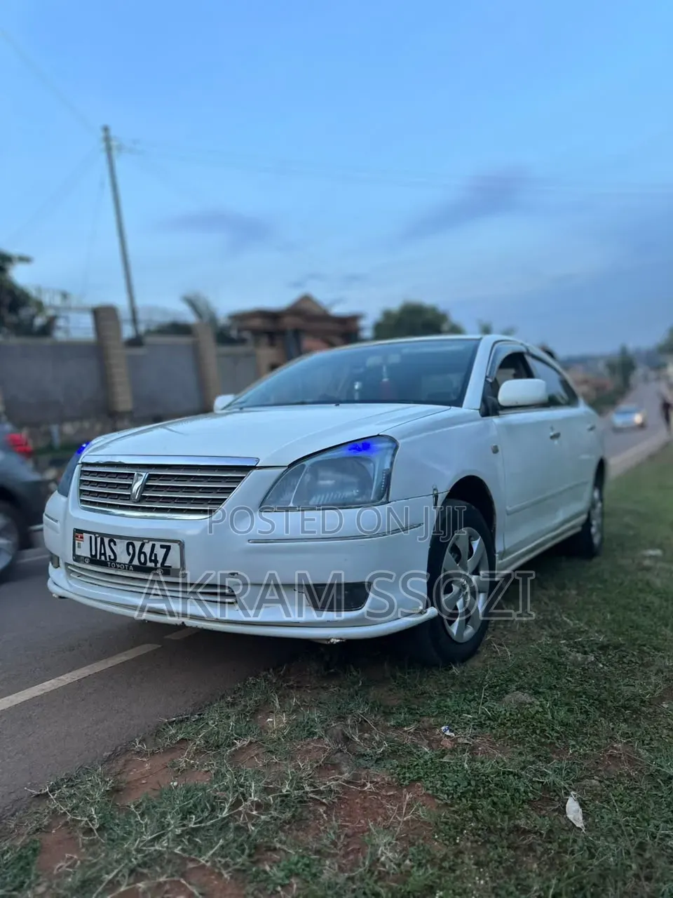Toyota Corona Premio 2000 White