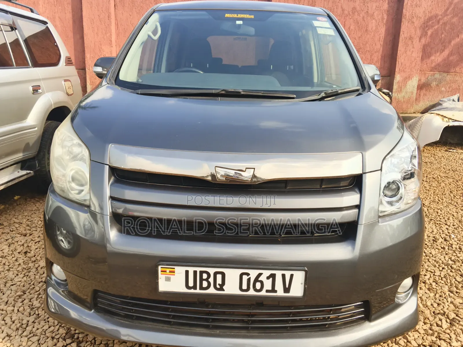 Toyota Noah 2009