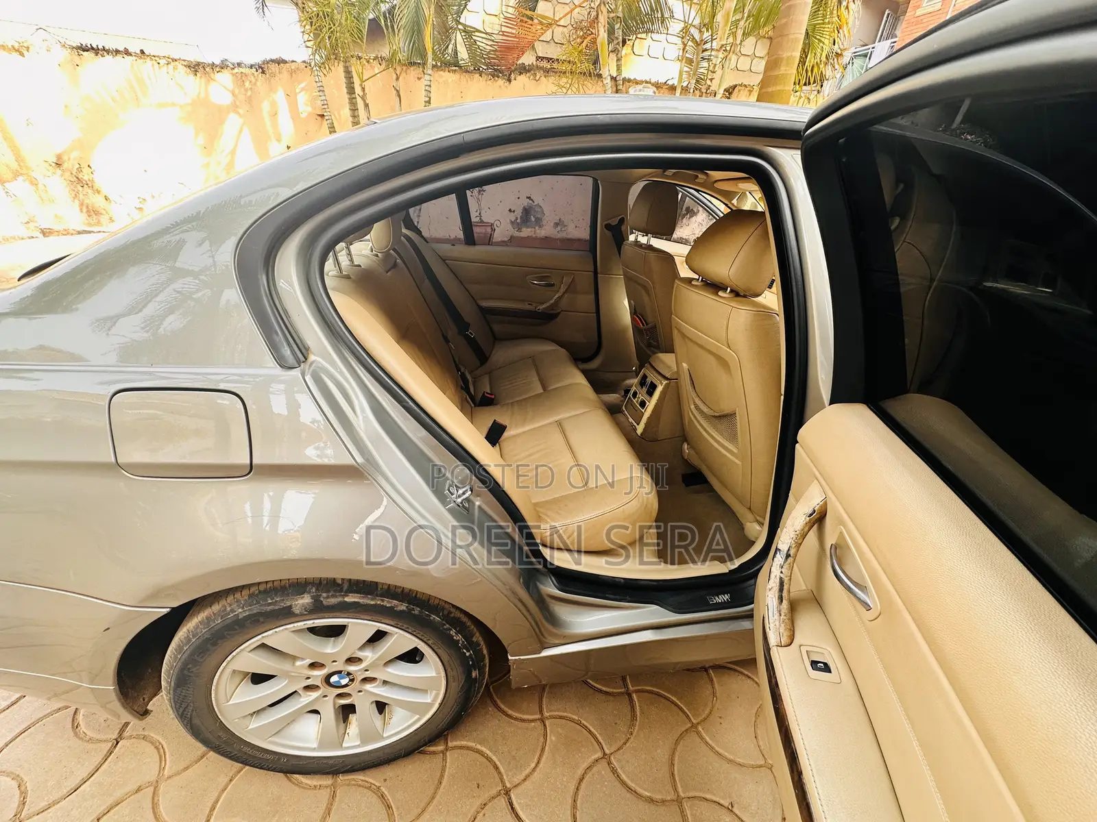 BMW 320i Sedan RWD 2008 Beige