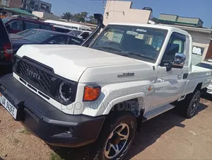 Toyota Land Cruiser 2018 White