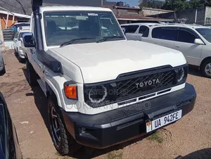 Toyota Land Cruiser 2018 White