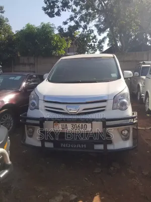 Toyota Noah 2010 White