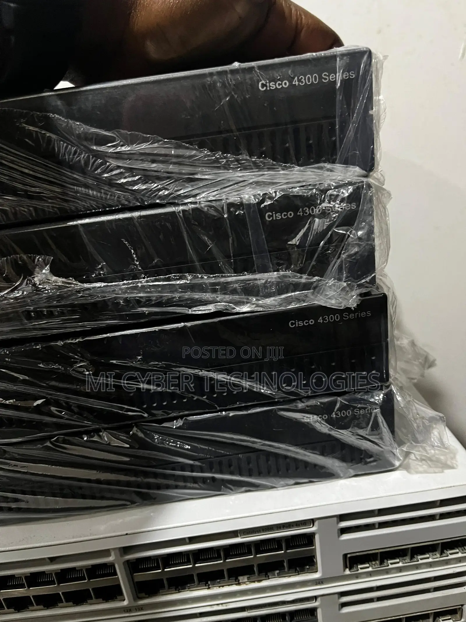 Cisco 4300 Series Integrated Services Routers (ISR).