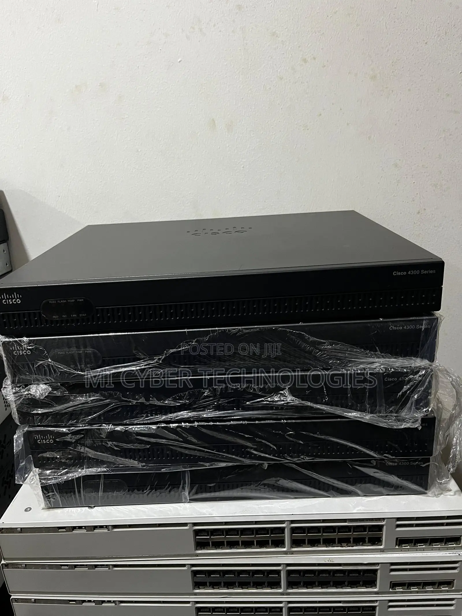 Cisco 4300 Series Integrated Services Routers (ISR).