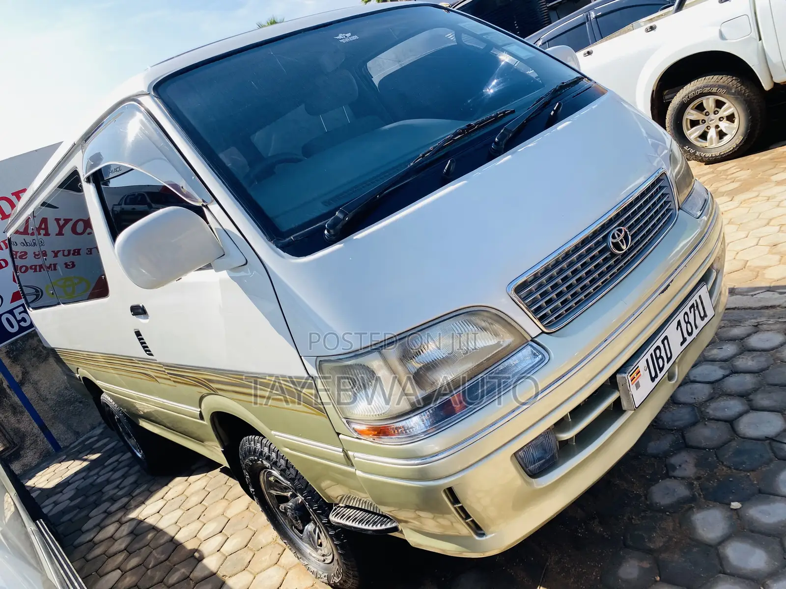 Toyota HiAce 2001 White