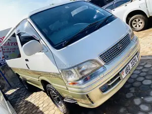 Toyota HiAce 2001 White