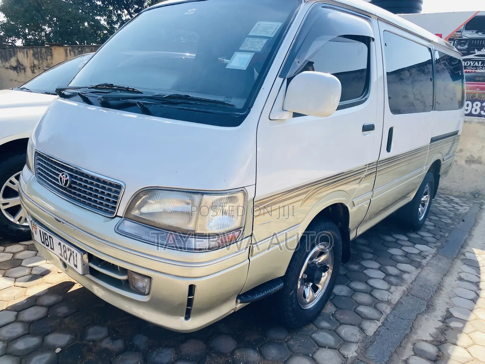 Toyota HiAce 2001 White