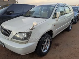 Toyota Harrier 2000 White